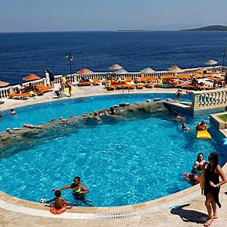 绿色海滩度假村