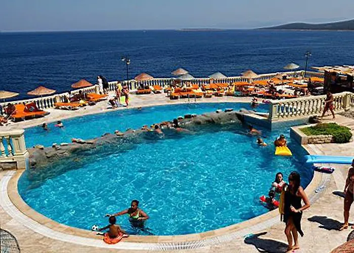 Green Beach Resort