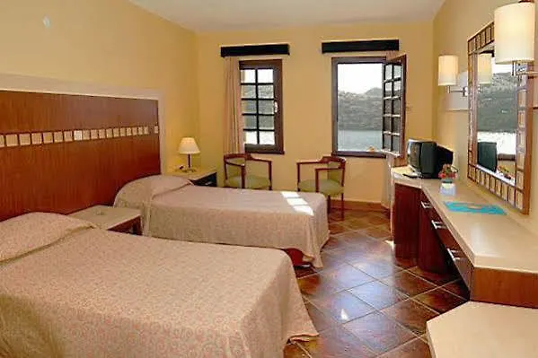 Green Beach Resort 5* グンドーガン