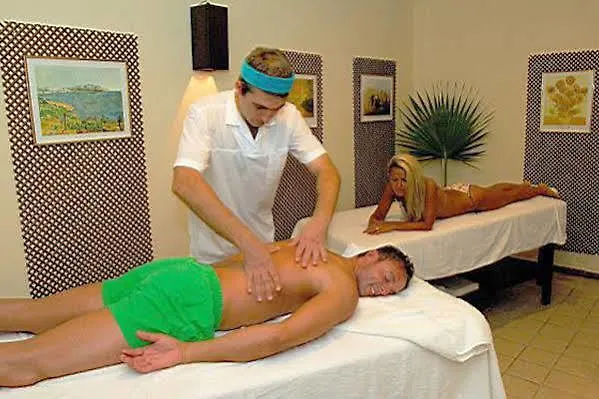 Green Beach Resort 5* グンドーガン